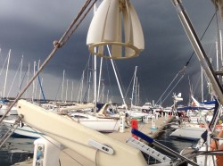 13h30 l'orage est sur Riposto