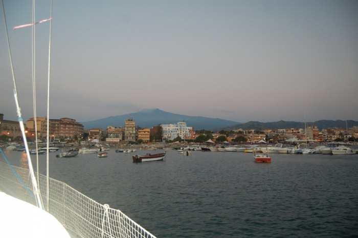 Arrivée à Giardiniç Naxos et vue sur l'Etna