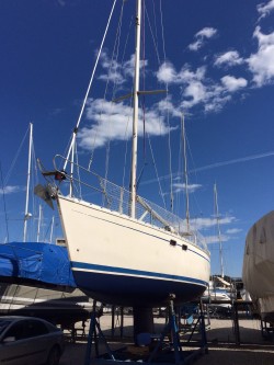 Peinture antifouling nickel, près à glisser vers le sud de l'Italie.